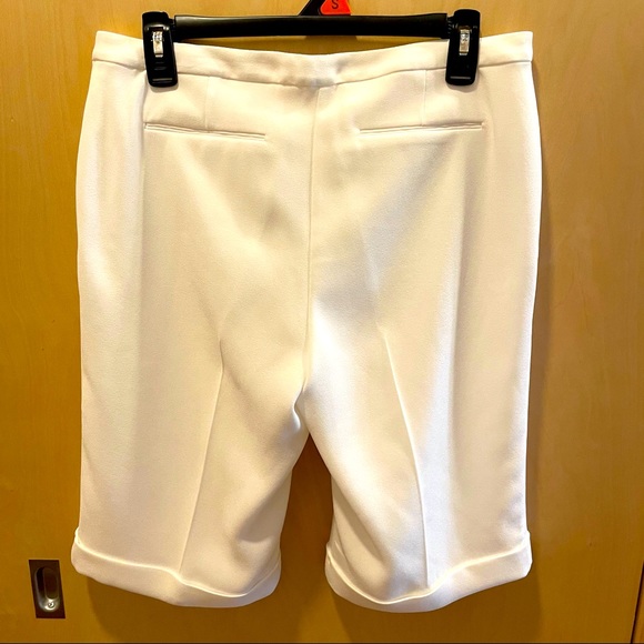 NWOT Elie Tahari Shorts - Picture 5 of 6